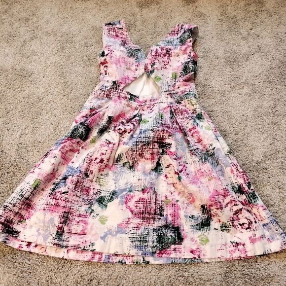 Guess Multicolored Abstract Floral Sleeveless Sweet Heart Neckline Dress Sz 6 - Picture 7 of 7